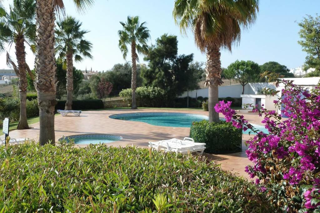 Great 2 Bedroom Apartment With Communal Pool Λάγος Εξωτερικό φωτογραφία